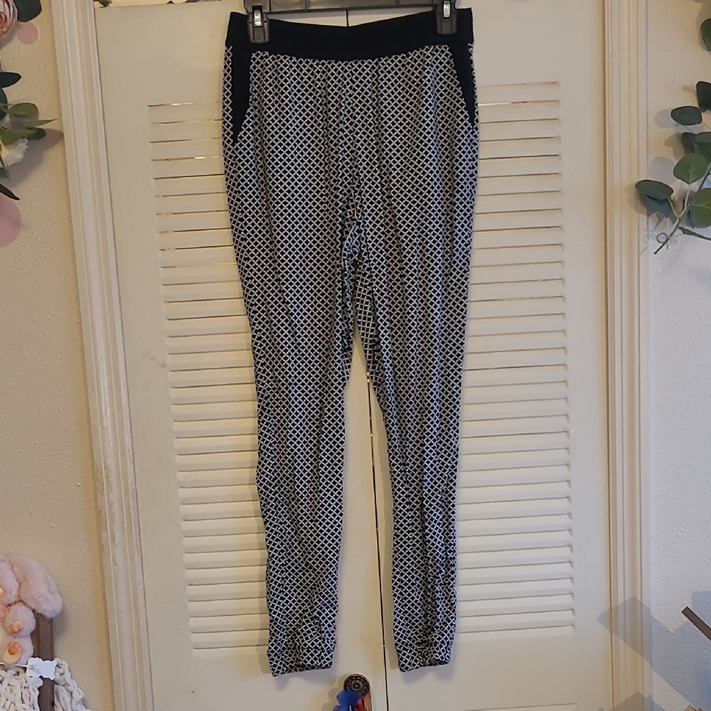 a.n.a Black and White Patterned Joggers. Stretch Waist Band.